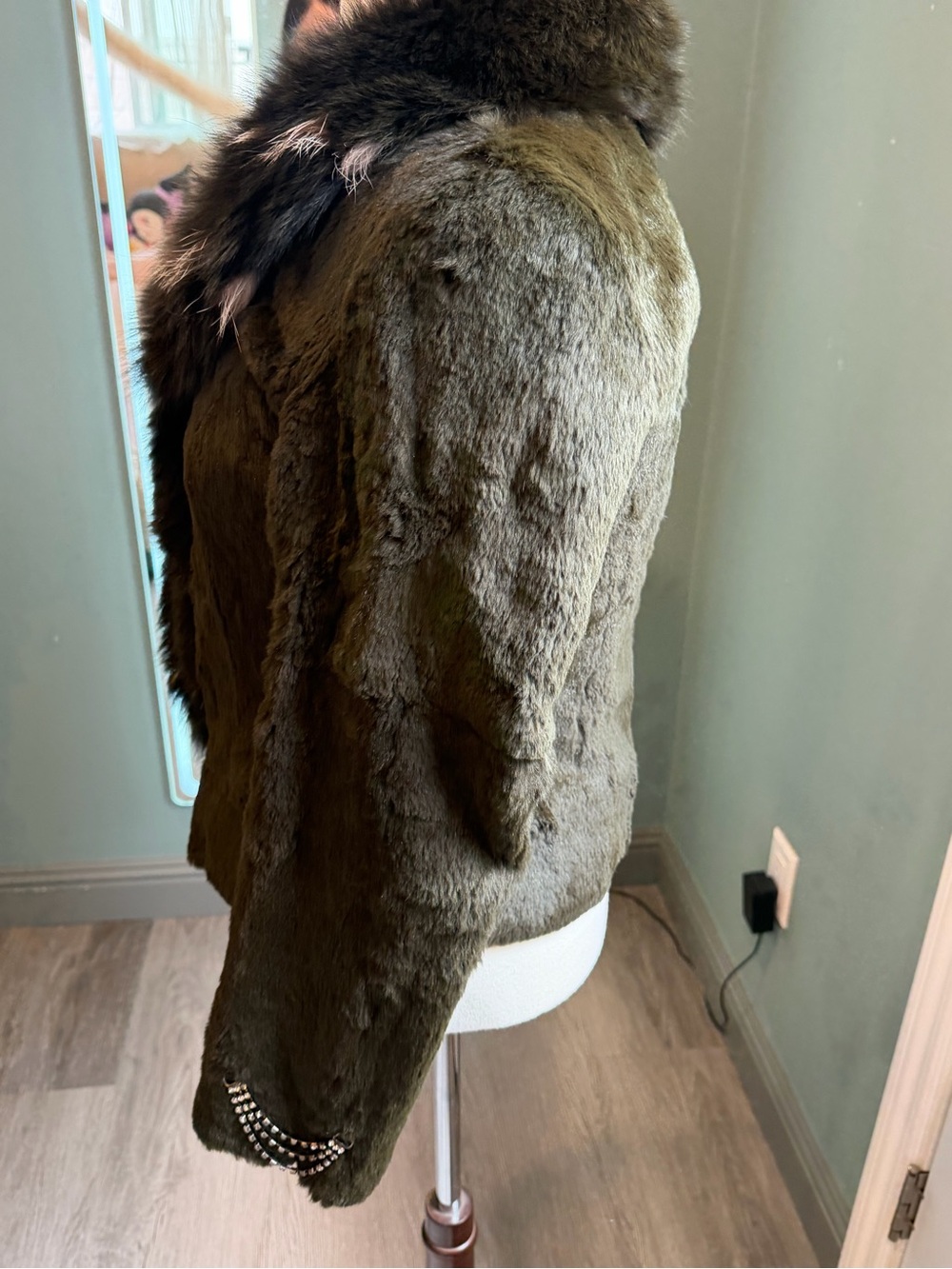 Vintage Rabbit Fur Jacket with Fox Fur Collar 🤎 - Picture 5 of 8